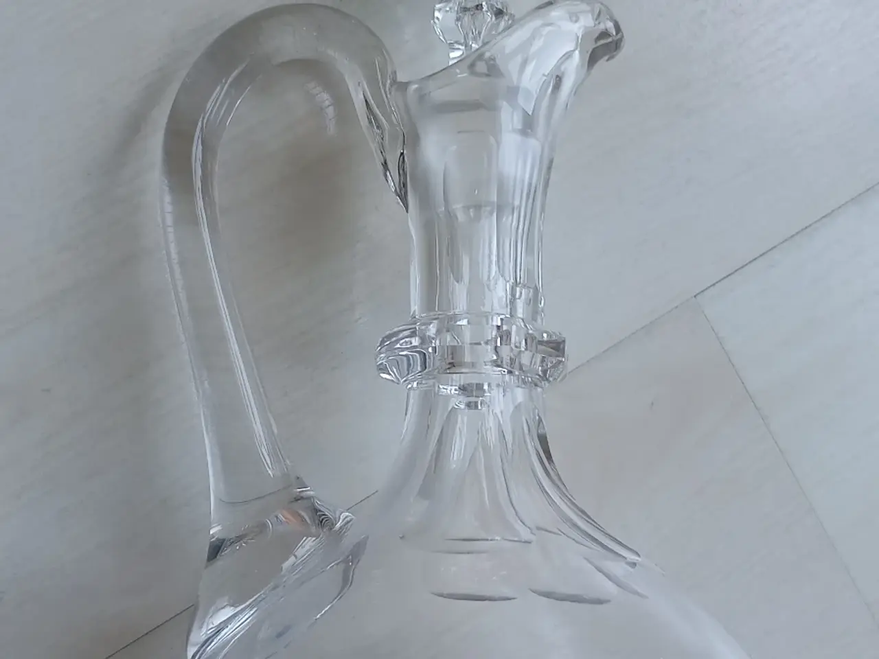 Billede 4 - Karaffel i slebet glas. Højde 33 cm