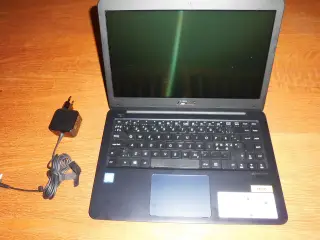 ASUS 14" bærbar med Win 10.