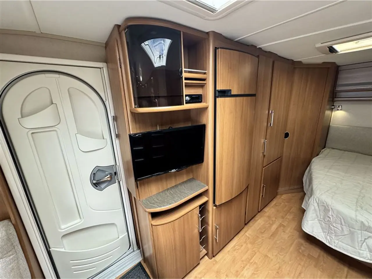 Billede 10 - 2012 - Kabe Classic 520 XL KS   Franskseng-Alde-Gulvv.-Telt