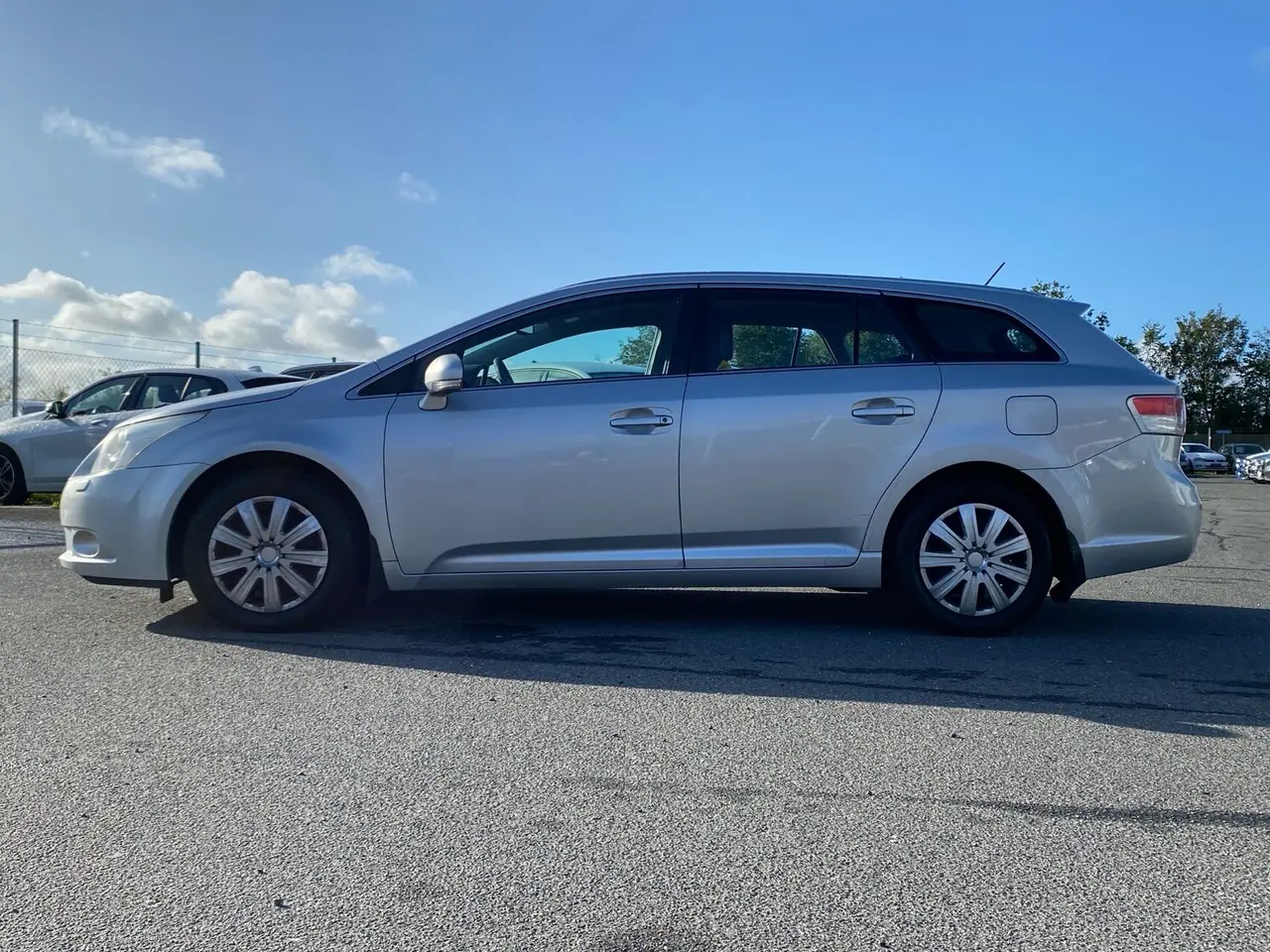 Billede 5 - Toyota Avensis 2,0 D-4D DPF T1 126HK Stc 6g