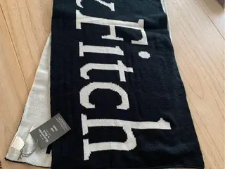 Abercrombie & Fitch halstørklæde - NYT