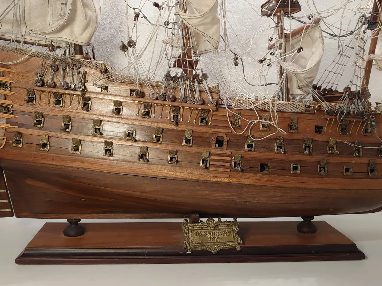 Billede 1 - Stort modelskib "Victory år 1805" L70cm, H65cm.