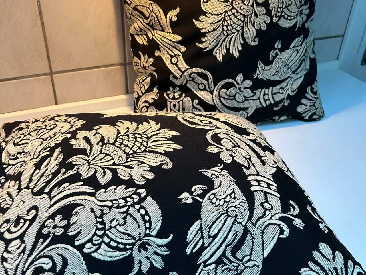 Billede 2 - 2 stk. store sofa puder