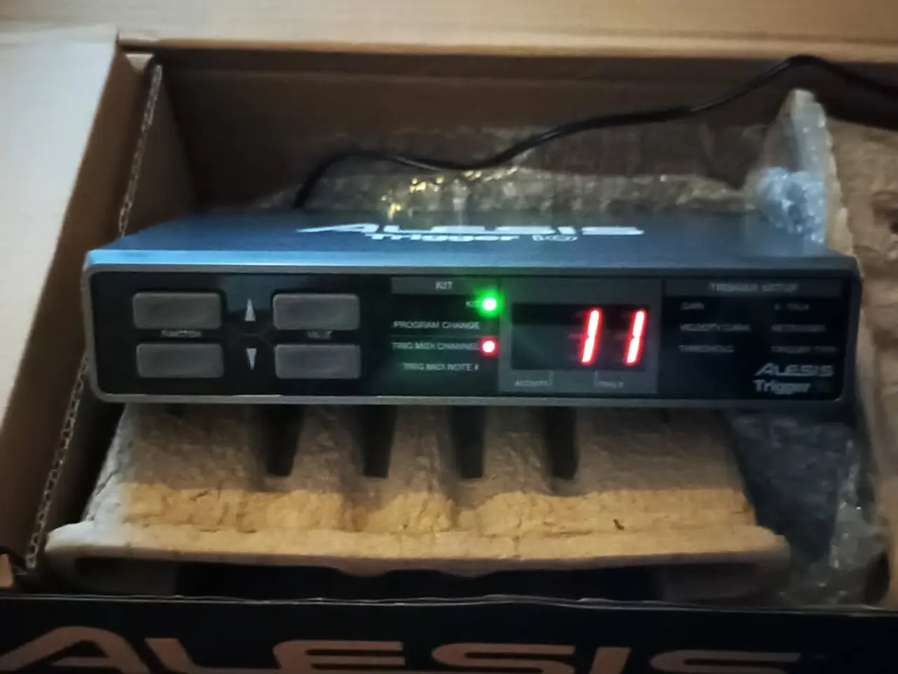 Billede 2 - Alesis Trigger iO + MIDI Kabel 2 m + Module Monut