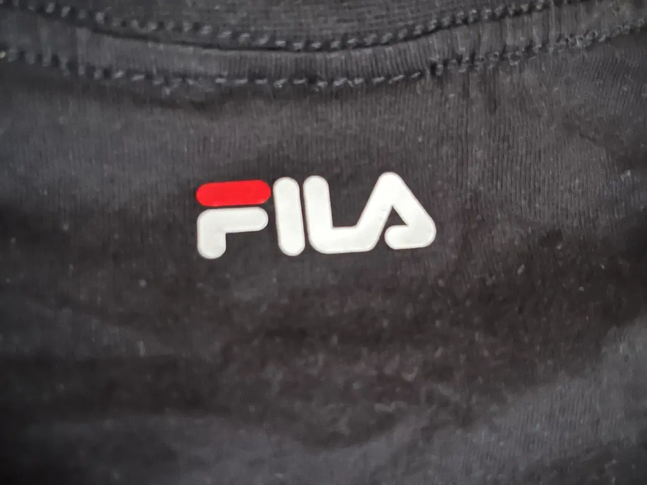 Billede 4 - T-shirt fra Fila.