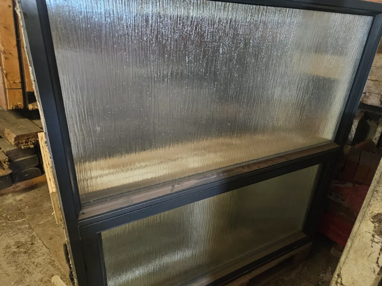 Billede 1 - Træ-alu vindue satin glas
