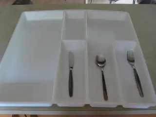Bestikbakke hvid - Ikea