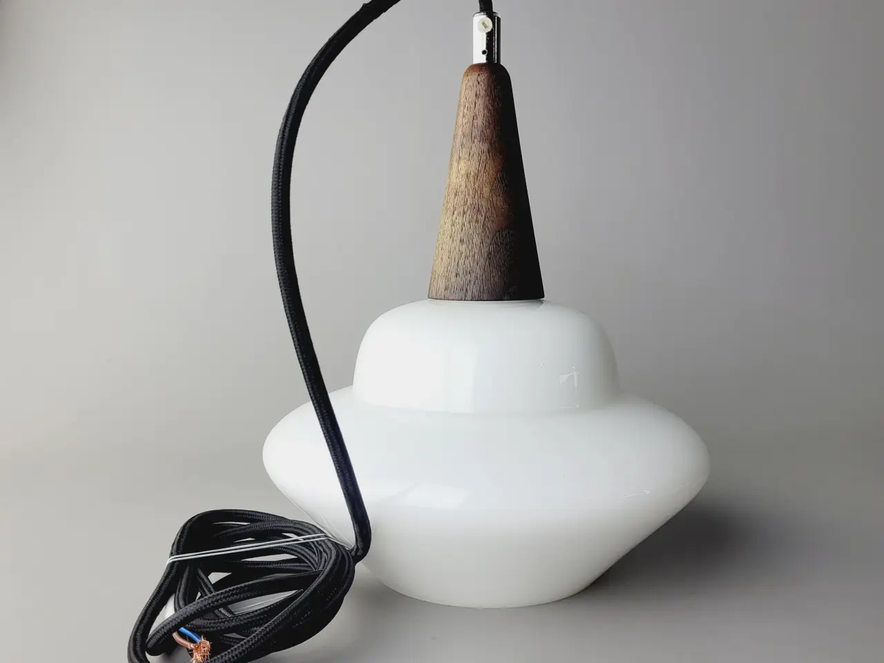 Billede 1 - ⭐️· 💡 Flot Vintage Pendel i Opalglas og Teaktræ