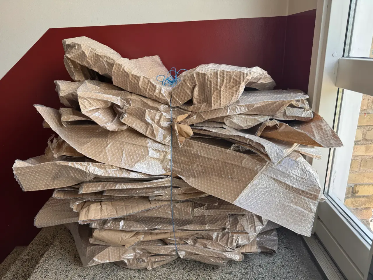 Billede 2 - Bobleplast og pakkepapir til indpakning & flytning