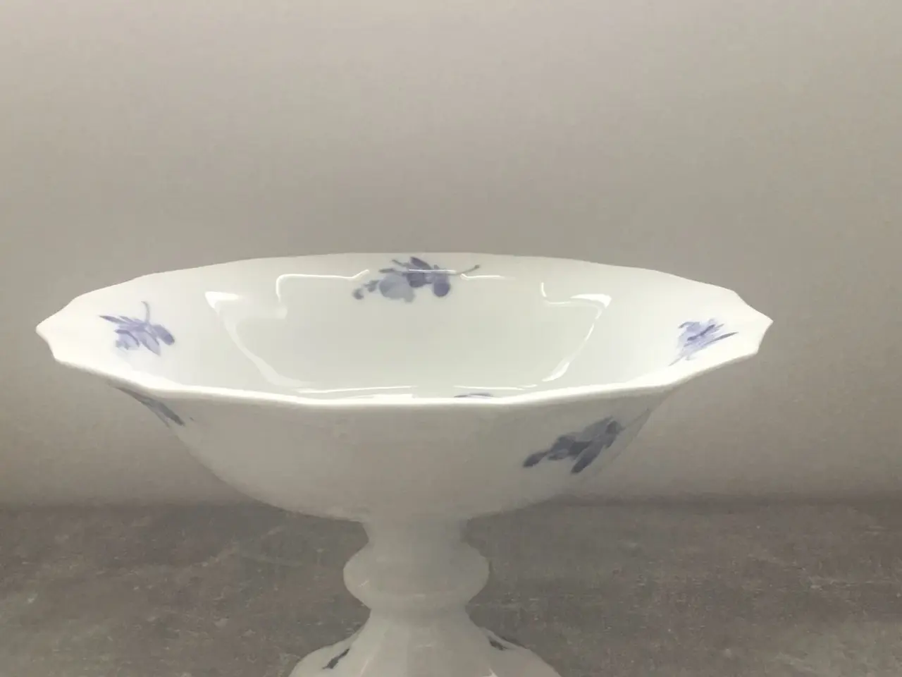 Billede 1 - Royal Copenhagen opsats blå blomst