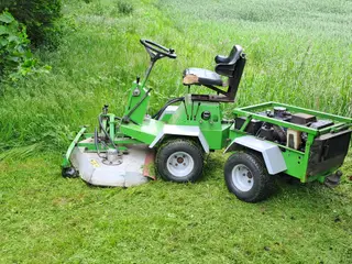Egholm 2100 3cyl Diesel 4x4 Klipper og kost