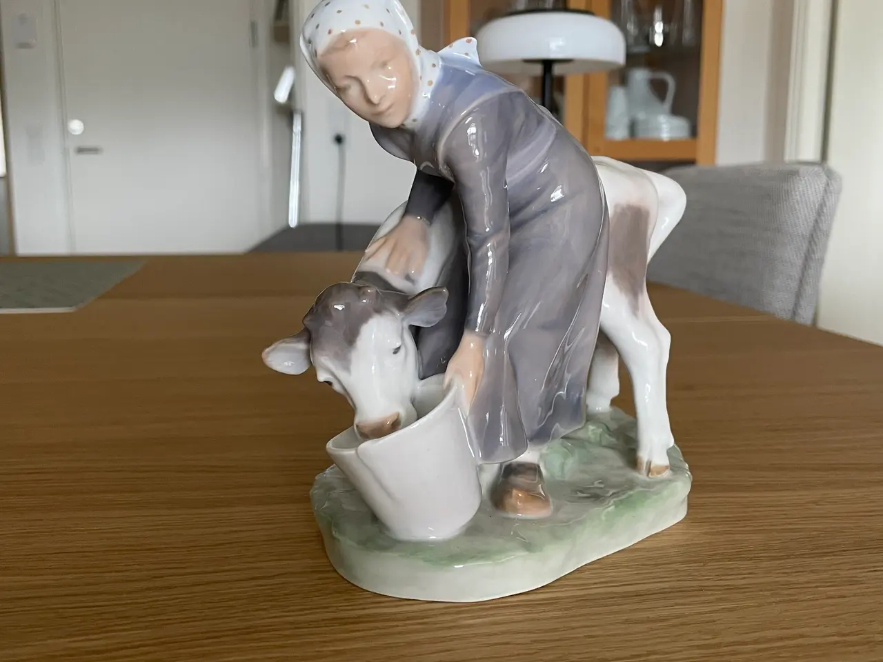 Billede 1 - Kgl. Porcelæns figur