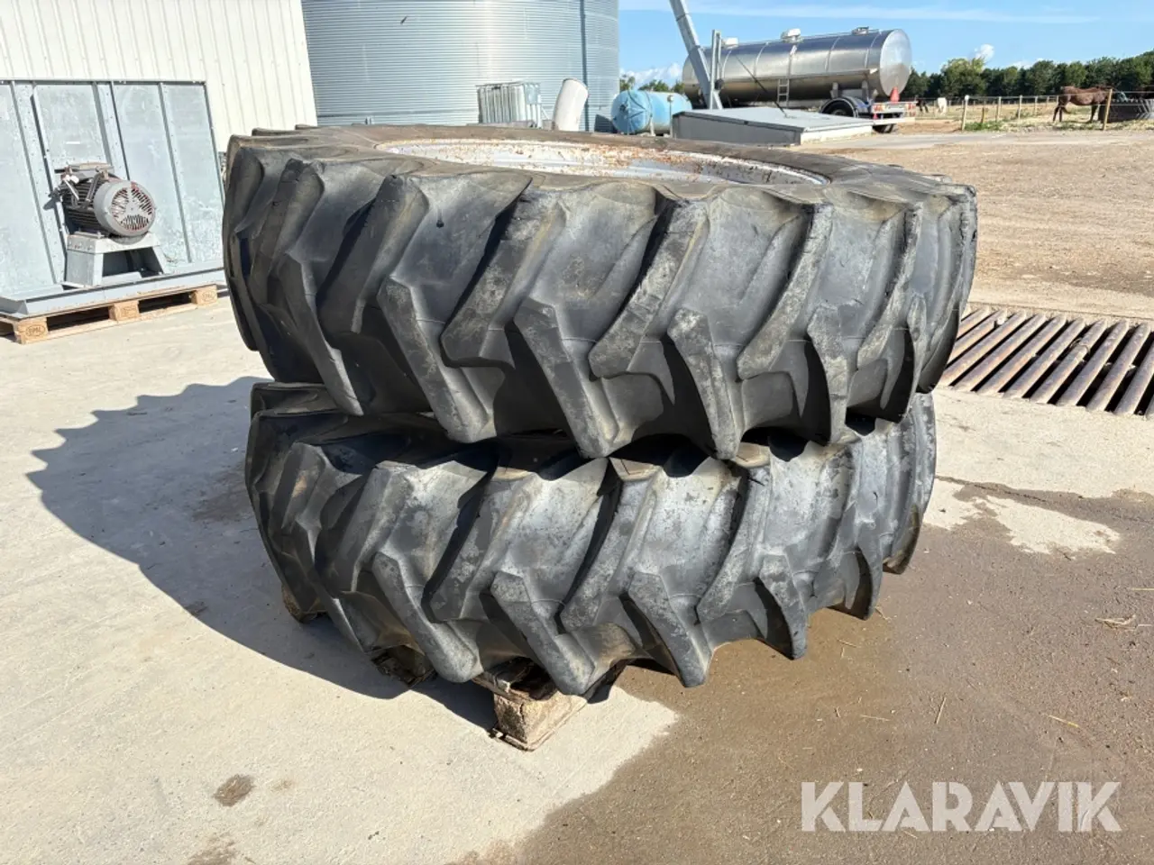 Billede 1 - Traktorhjul Firestone Deep Tread, 2 Styk