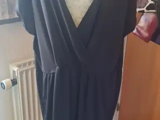 Zizzi Kjole str xl 54 sort