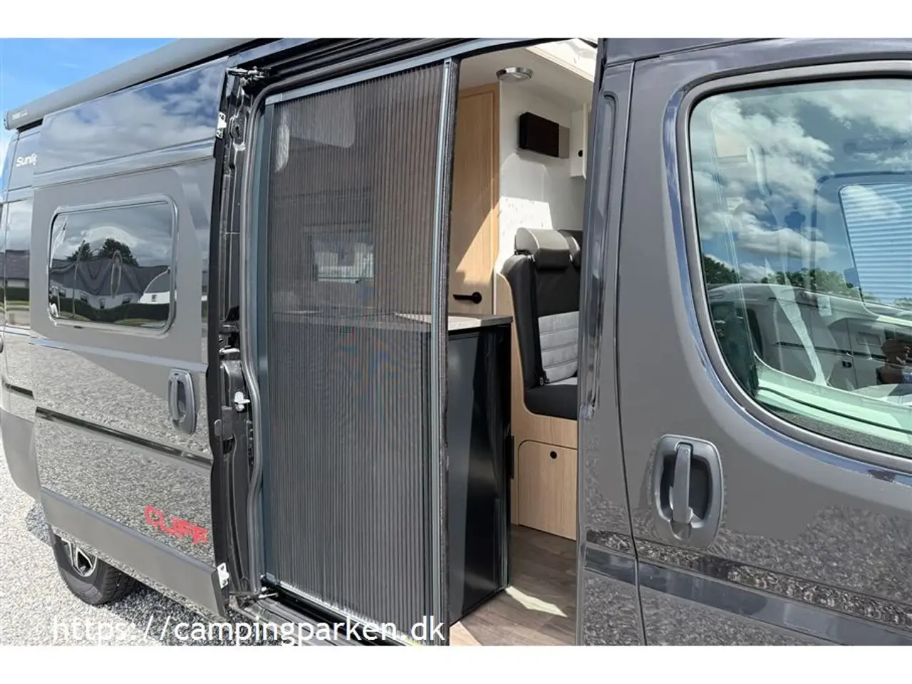 Billede 7 - 2025 - SunLight Sunlight campervan i Adventure, under 6 meter, sort metallic, automatgear og meget udstyr!