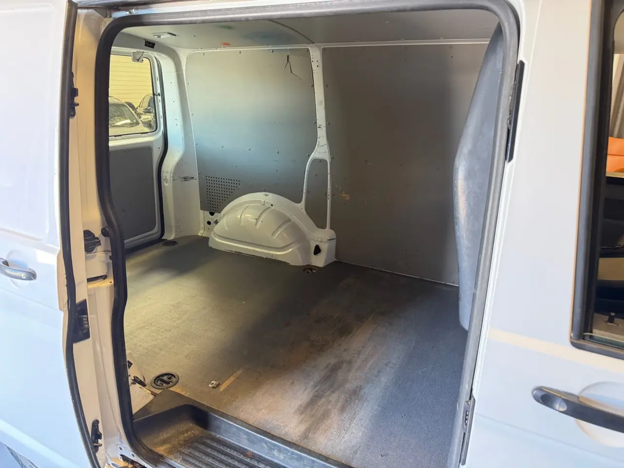 Billede 7 - VW Transporter 2,0 TSi 150 Kassevogn kort