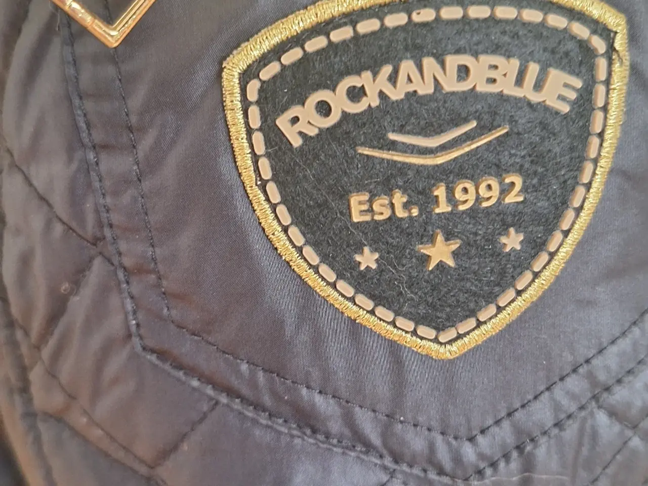Billede 3 - Rockbandblue formsyet jakke.