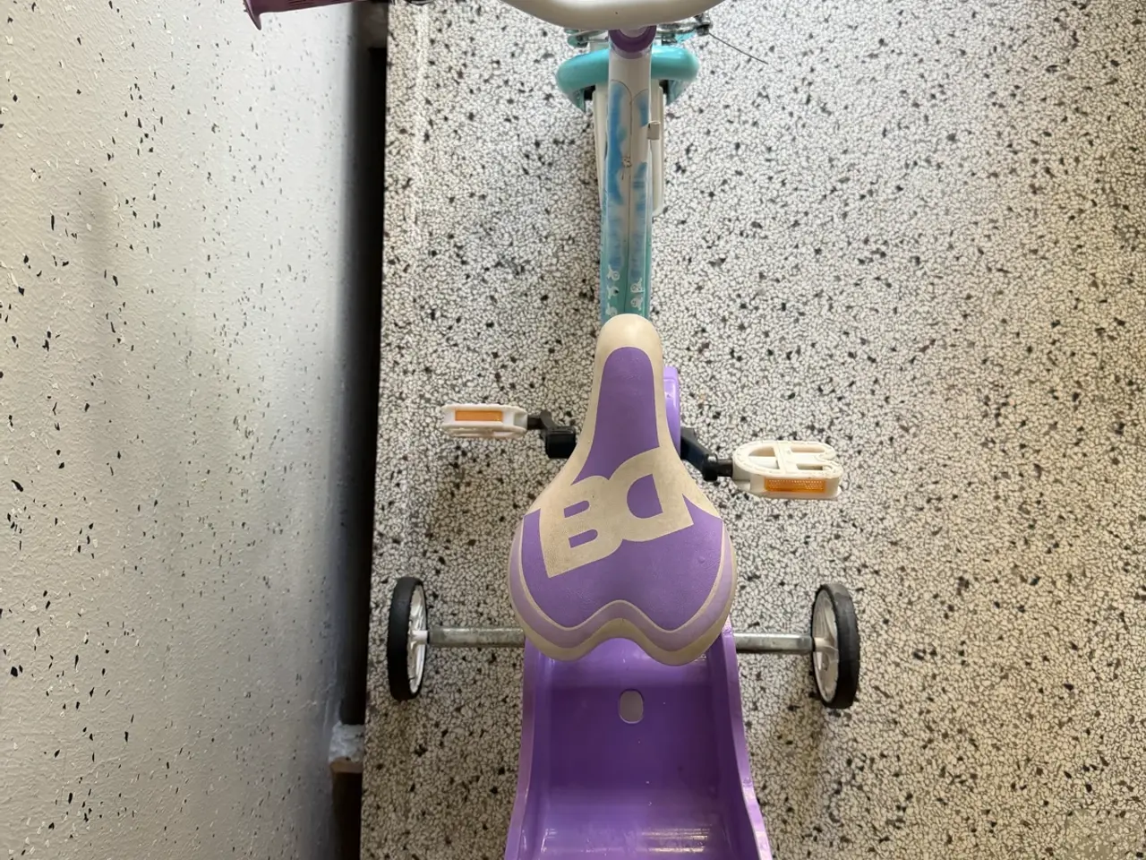 Billede 4 - 12 Frozen pige cykel med støttehjul