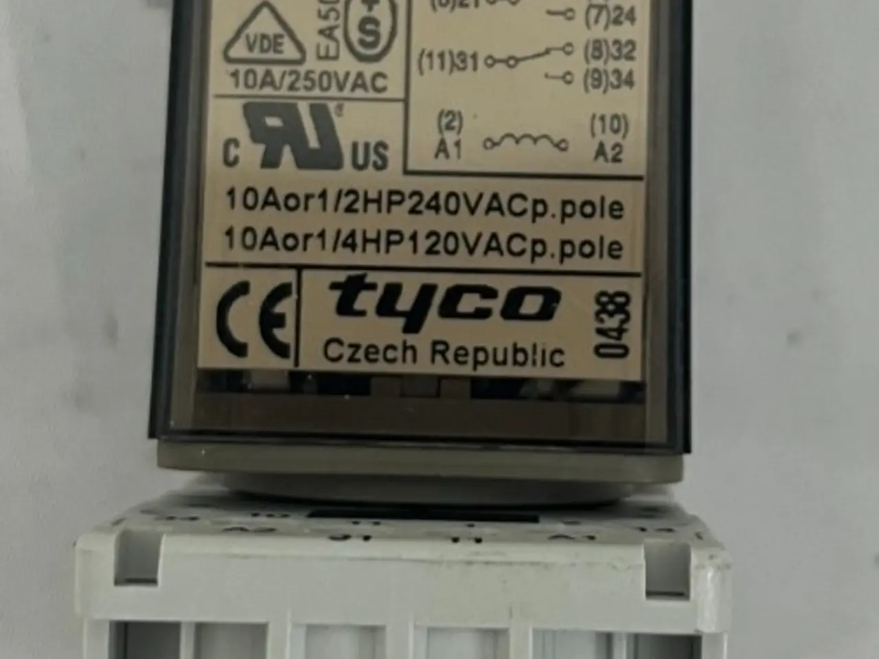 Billede 1 - Schrack MT328230 Multimode relæ 230V AC 10A w/ DIN