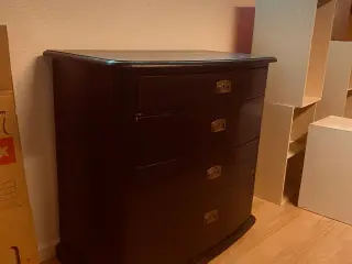 Mørkeblå kommode med 4 skuffer