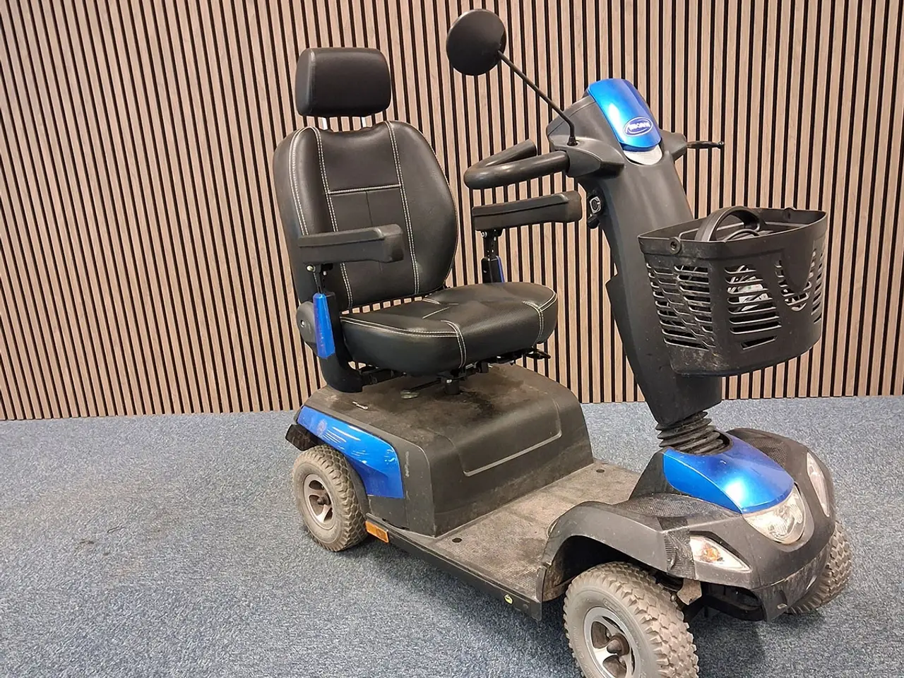 Billede 1 - Invacare Comet blå/sort