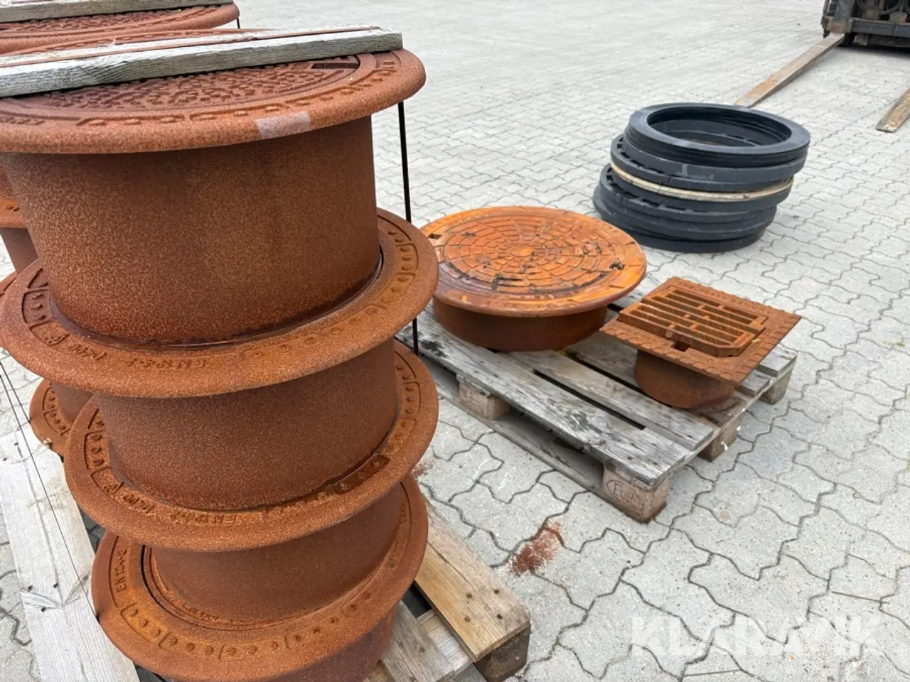 Billede 7 - Asfaltbrønde med forhøjer ringe