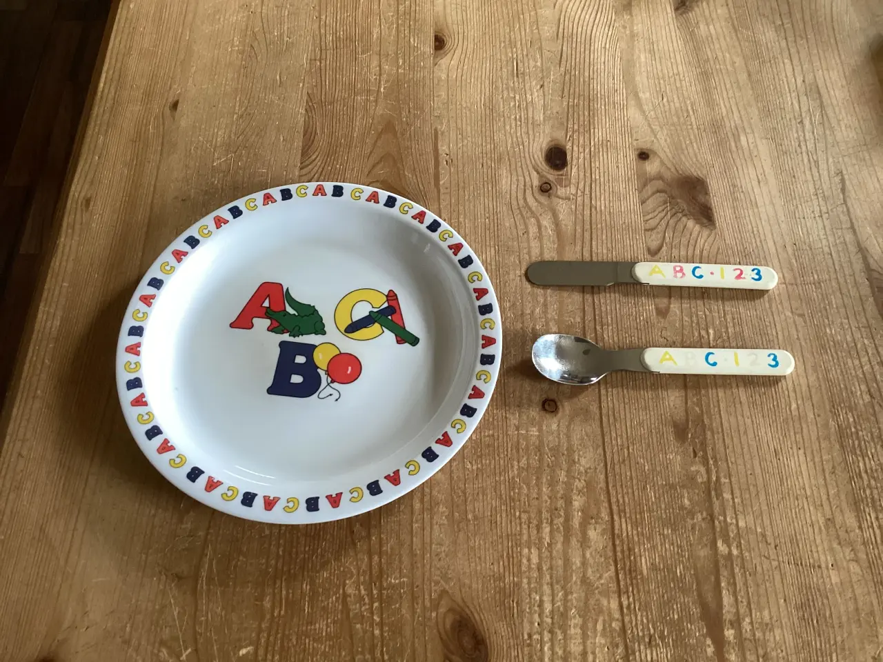Billede 13 - Børne Service. Fætter Br, Bamse, Kaj og Andrea osv