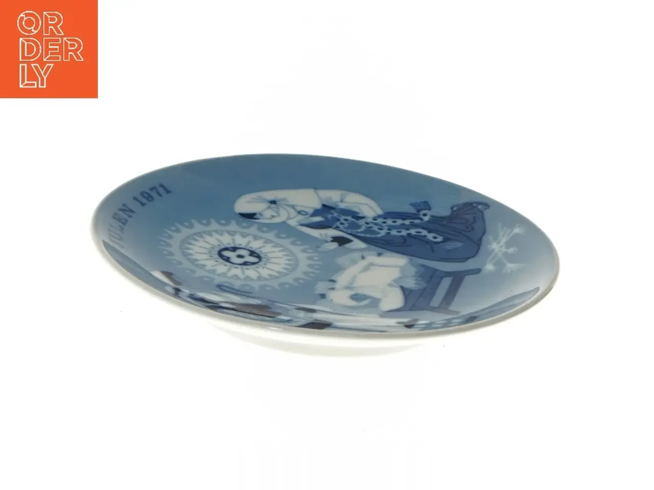 Billede 3 - Porcelæn juleplatter 1971 (str. Ø 17,5 cm)