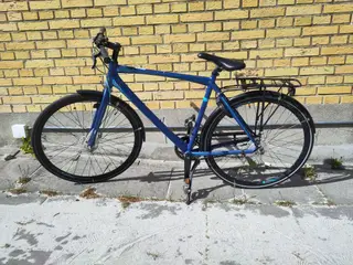 Blå drengecykel sælges