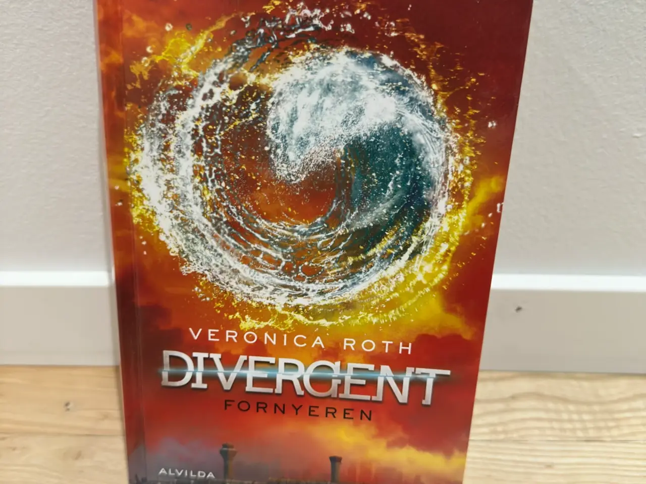 Billede 8 - Divergent bog serie