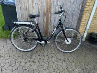 Ældre slidt Puch El-cykel. Kan køre