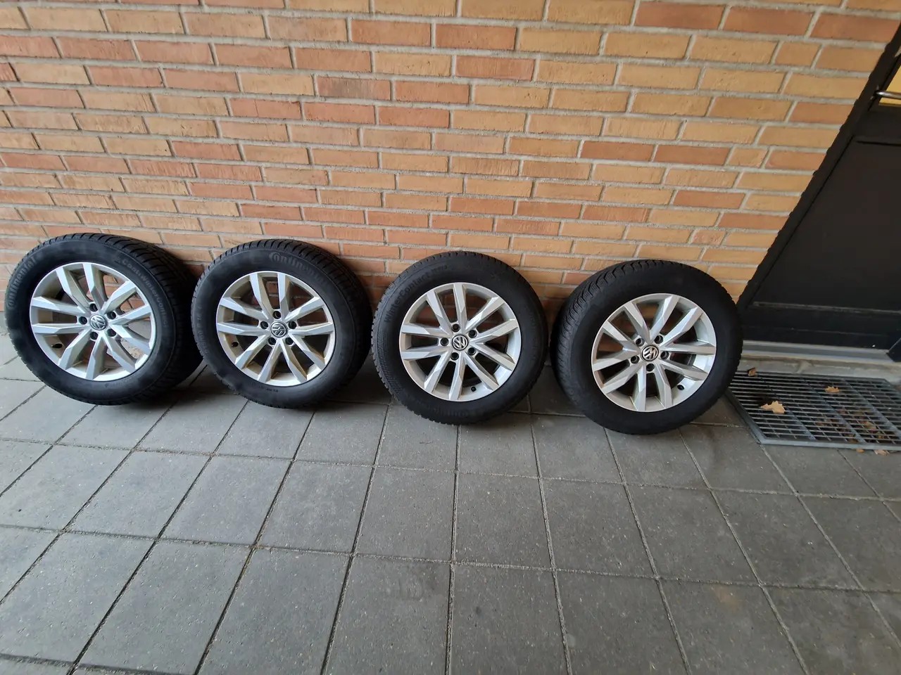 Billede 1 - Vinterdæk ContiWinterContact 215/60 R16 m. alufælg