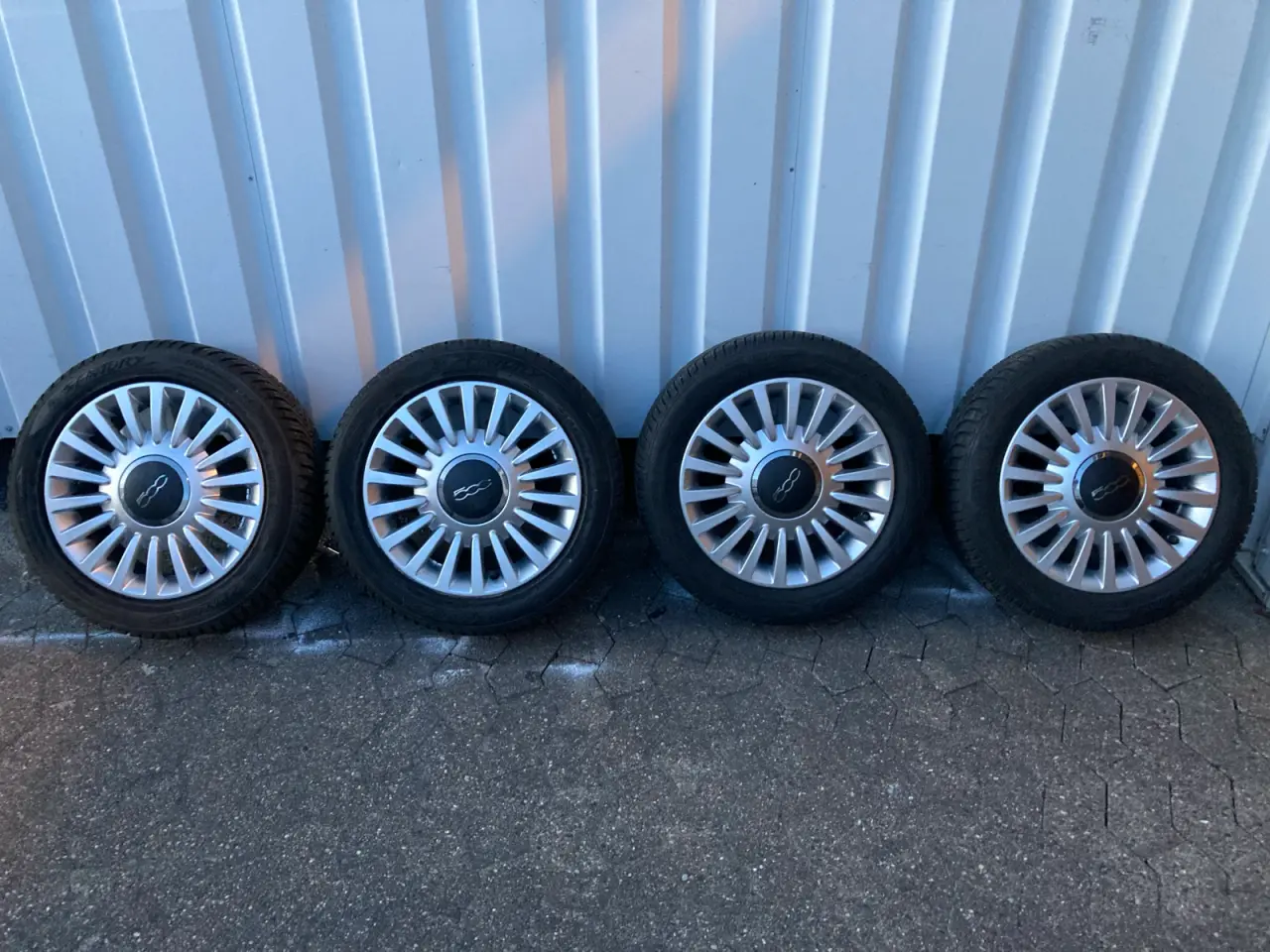 Billede 1 - Brugte originale Fiat 500 Lounge fælge helårshjul