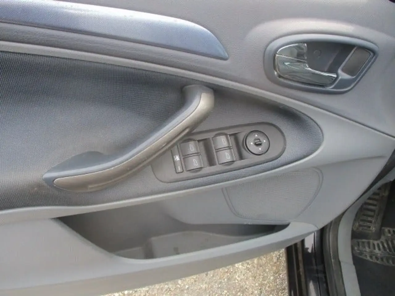 Billede 11 - Ford Galaxy 2,0 145 Ambiente 7prs