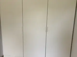 Super flot IKEA Platsa garerobeskab