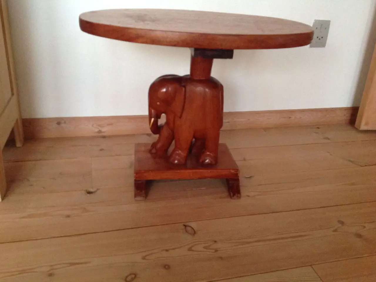 Billede 1 - Elefant bord i træ