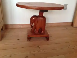 Elefant bord i træ