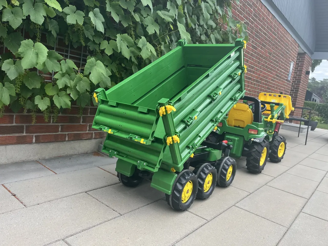Billede 1 - John Deere pedaltraktor med stor tipvogn – luksusm