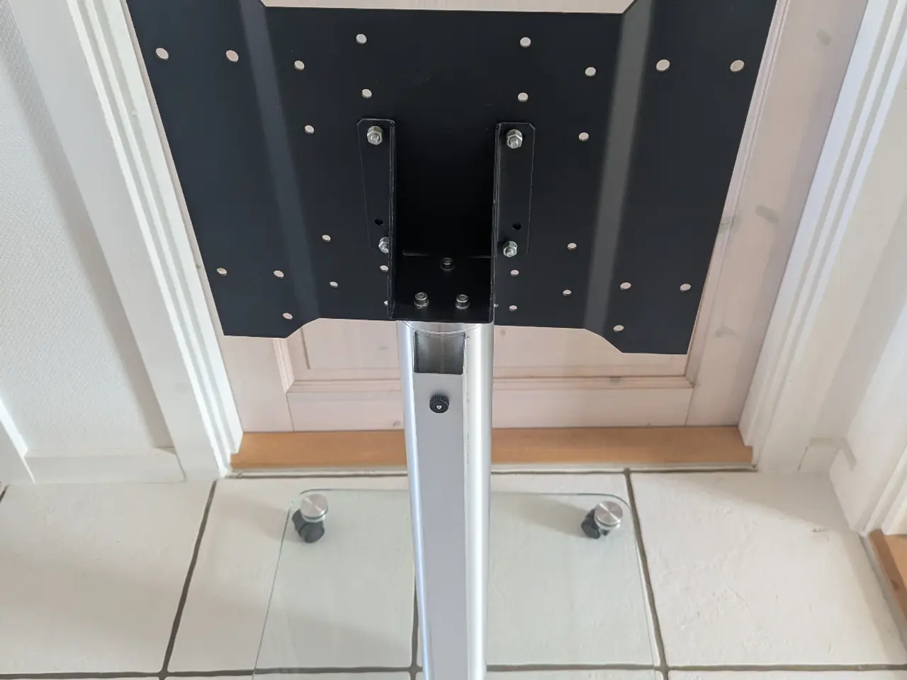 Billede 2 - Tv bord på hjul 