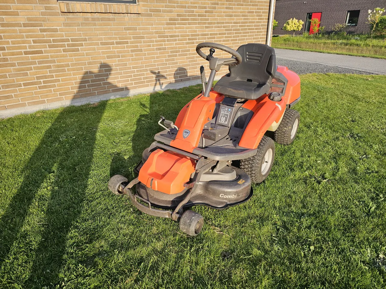 Billede 2 - Husqvarna Rider R 214TC