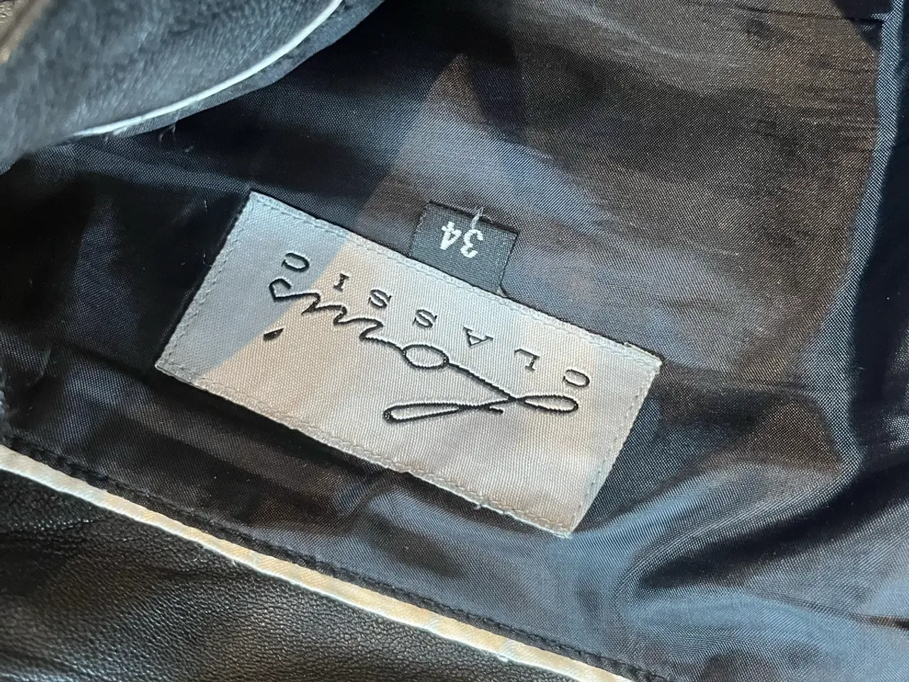 Billede 5 - Louis Classic læderbukser str 34 sort