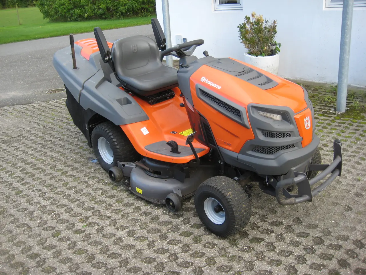 Billede 1 - Husqvarna 342 TC med opsamler kørt 192 timer