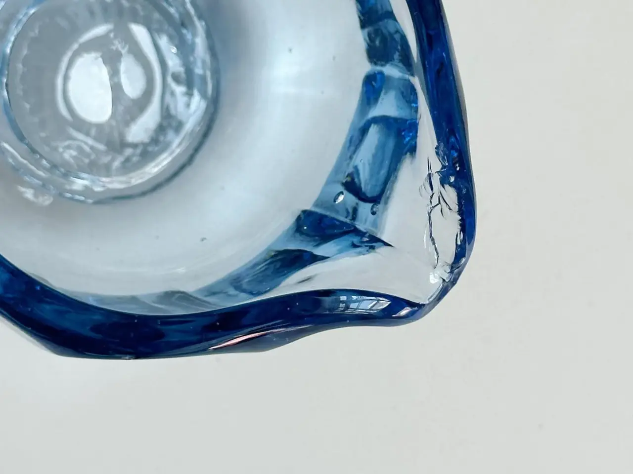 Billede 4 - Lyseblåt glas, kraftigt sæt, NB kandens tud