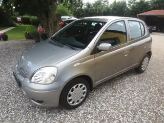 Toyota Yaris 1.3 i Nysynet.