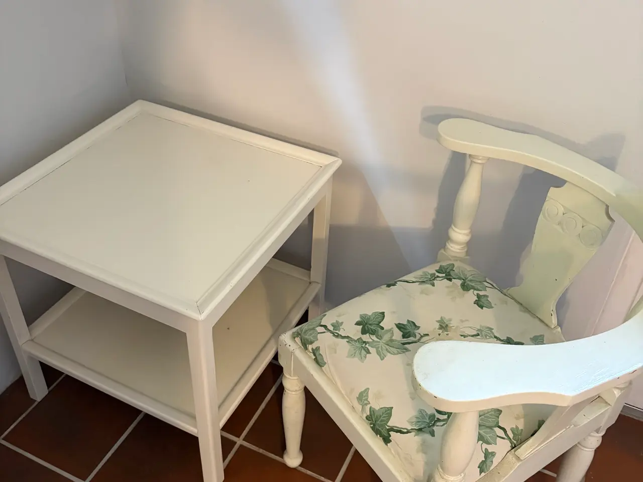 Billede 3 - Hvidmalet sofabord / lampebord