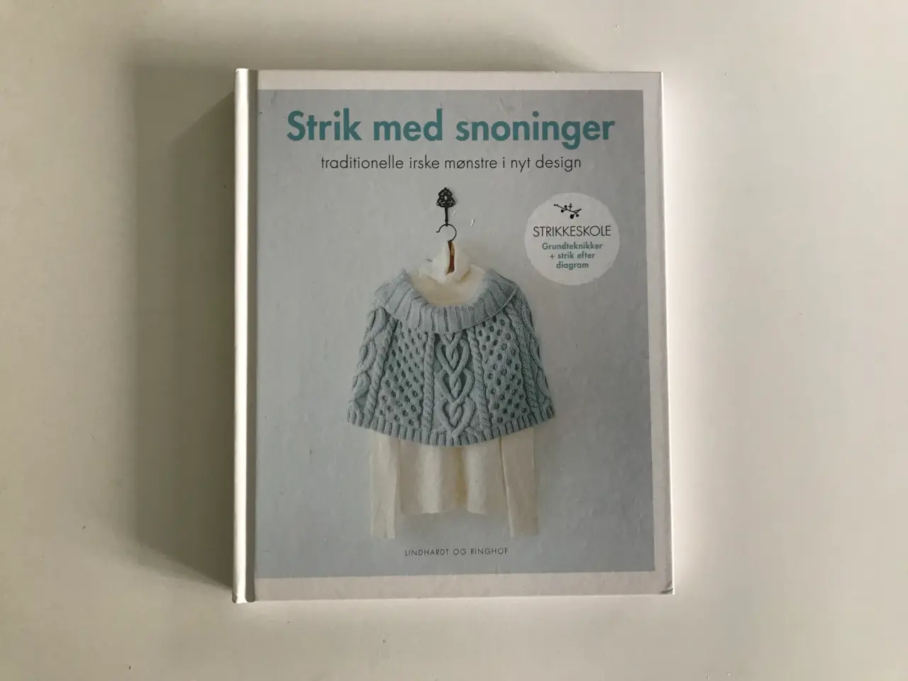 Billede 1 - Strik med snoninger - 34 smukke strikkedesign