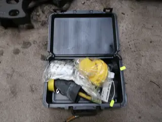 Kasse med specialværktøj