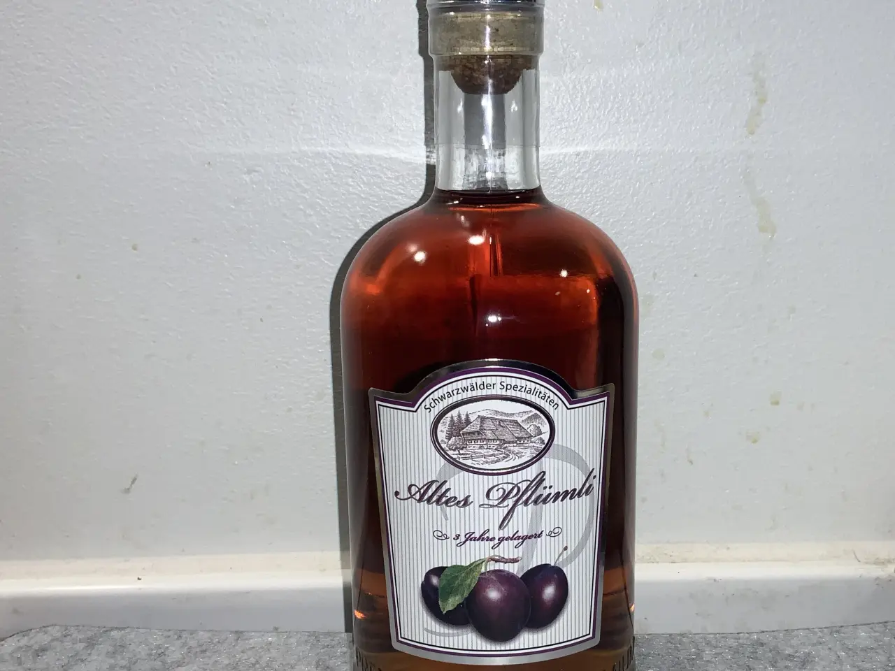 Billede 1 - Altes Pflümli Likør. 40%. 0,5 L.