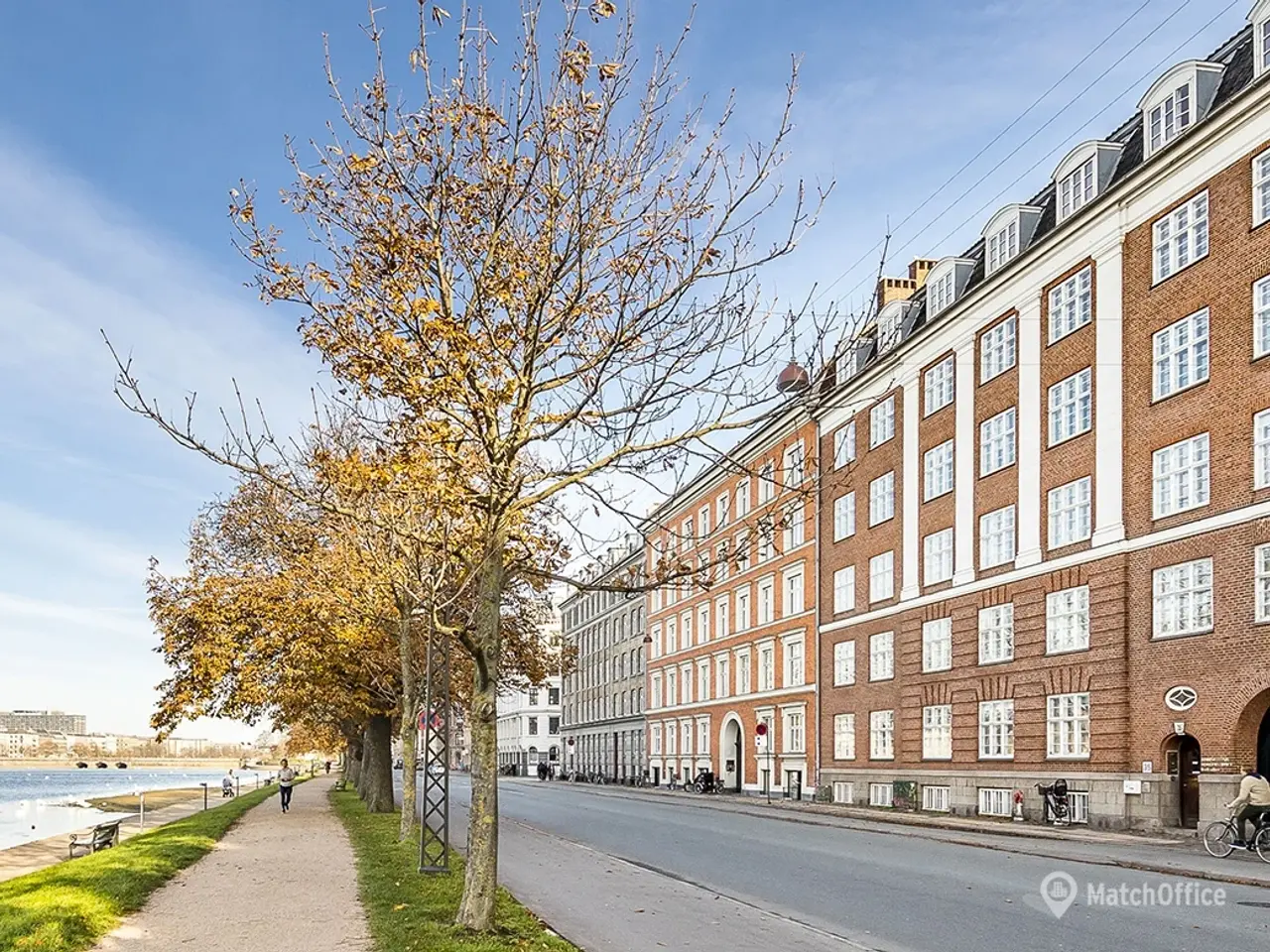 Billede 1 - Kontor med udsigt til Peblinge Sø