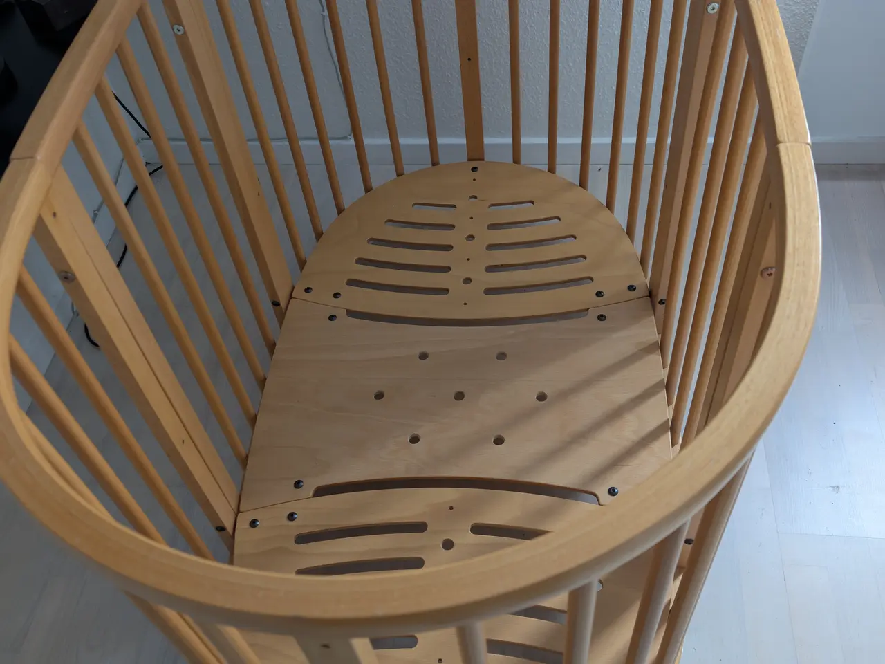Billede 2 - Baby- børne seng. Slippi Stokke i bøg.